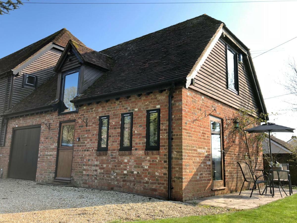 The Stable Barn *On The Edge Of The New Forest* Downton  Eksteriør billede
